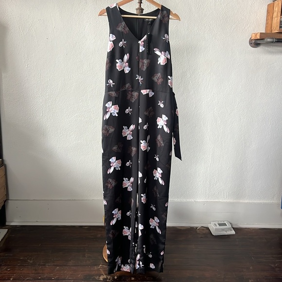 NWT Banana Republic Floral Jumpsuit Size 8 - Picture 2 of 4